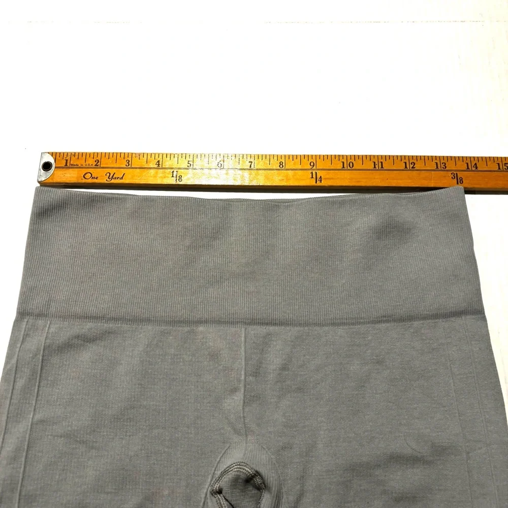 Lululemon In The Flow Crop II Leggings Grey Seamless‎ Women’s Size 6